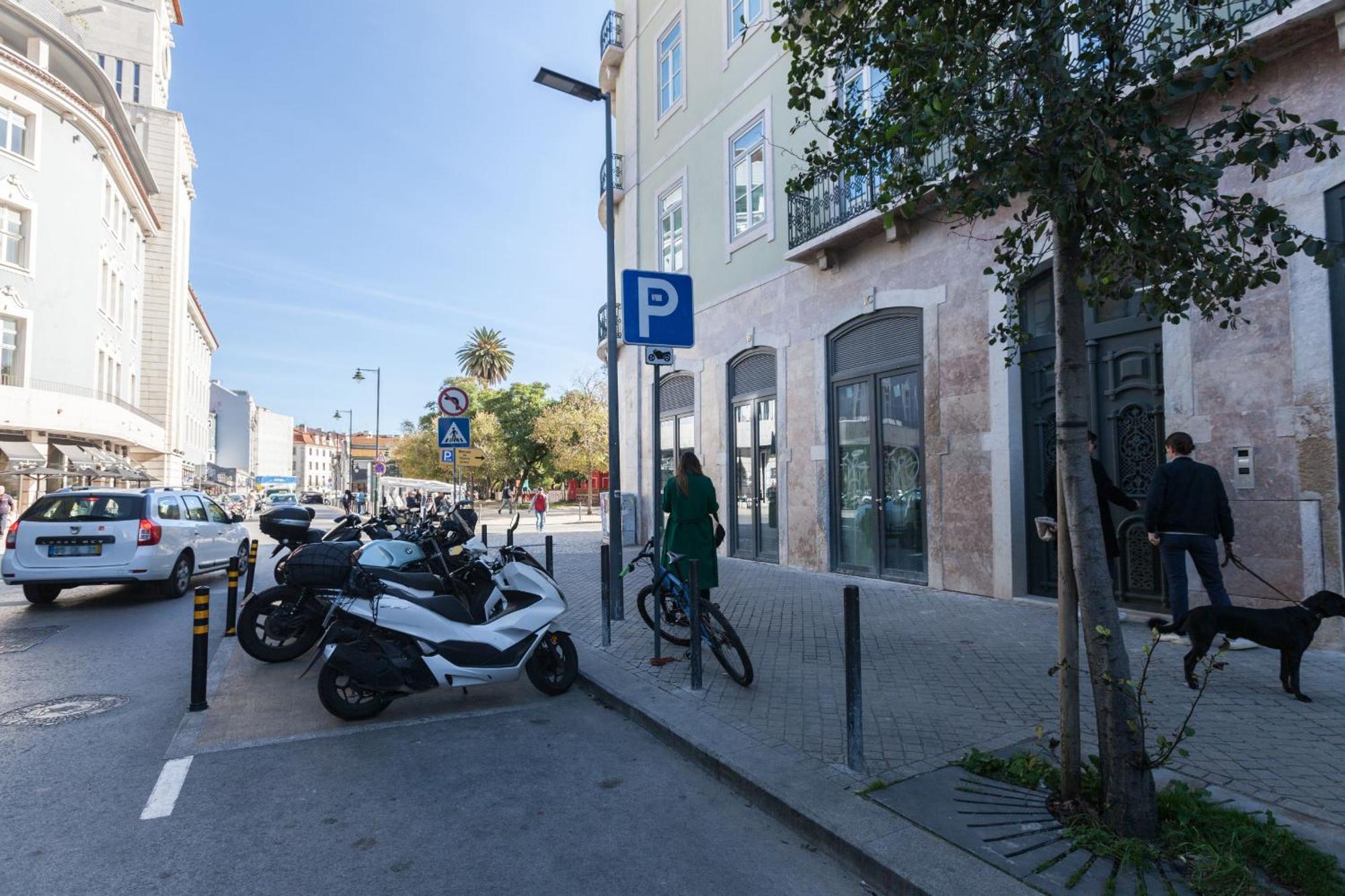 Apartment Flh Cais Sodre Chic Urban Flat With Balcony Lissabon